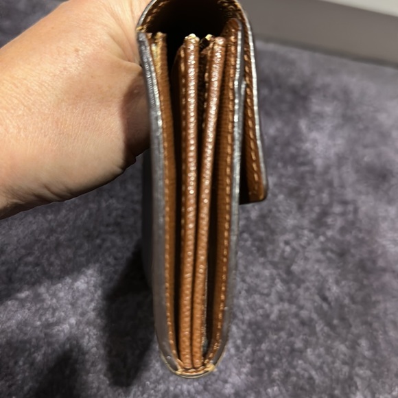 Luis Vuitton Monogram Wallet. - Picture 15 of 17